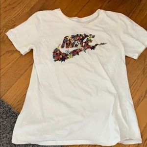 Nike Women’s T-Shirt